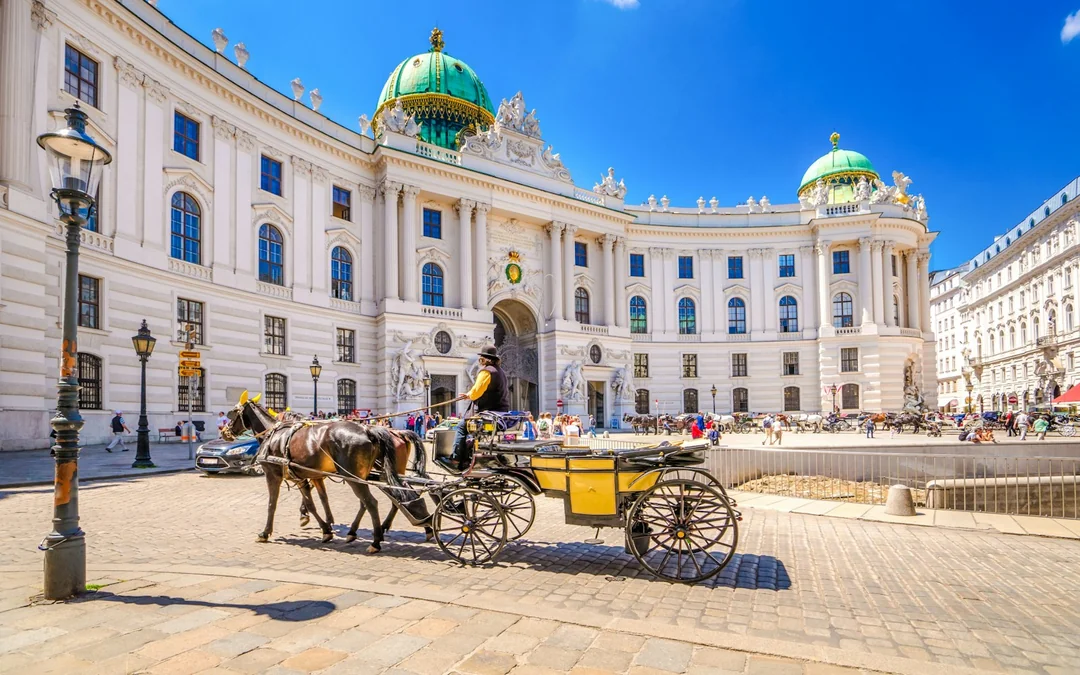 Hofburg Palace Skip-the-Line Guided Tour: Sisi Museum & Imperial Apartments Image 1