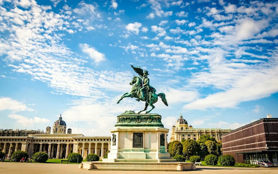 Hofburg Palace Skip-the-Line Guided Tour: Sisi Museum & Imperial Apartments Image 3