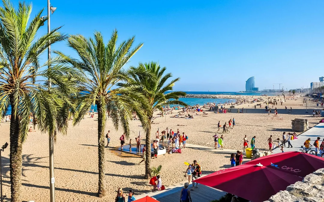 Hola Barcelona Travel Card: Unlimited Public Transportation Image 8