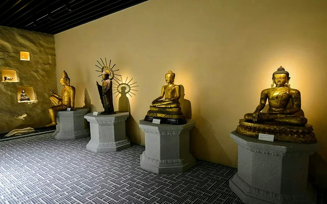 Huangpu River Cruise + Shanghai Guanfu Museum Entry Image 5