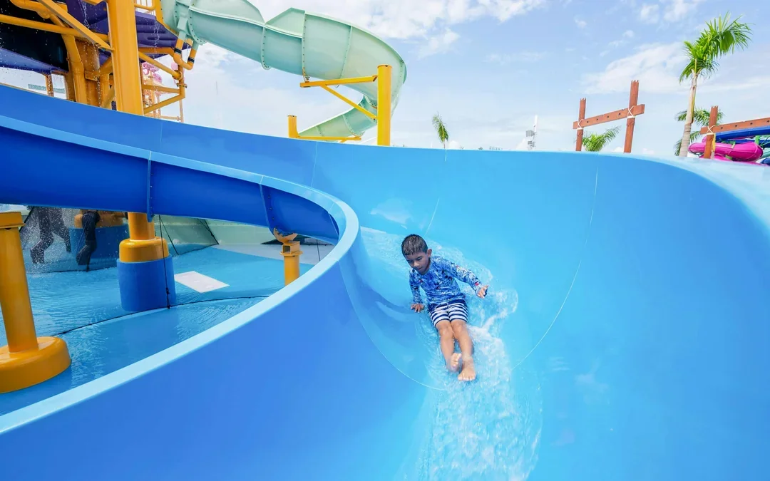Hurricane Harbor Arlington One Day Ticket Image 8