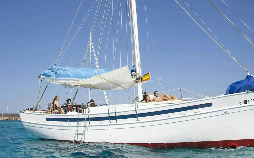 Ibiza Classic Sailboat Cruise with Snorkeling and Tapas Image 9