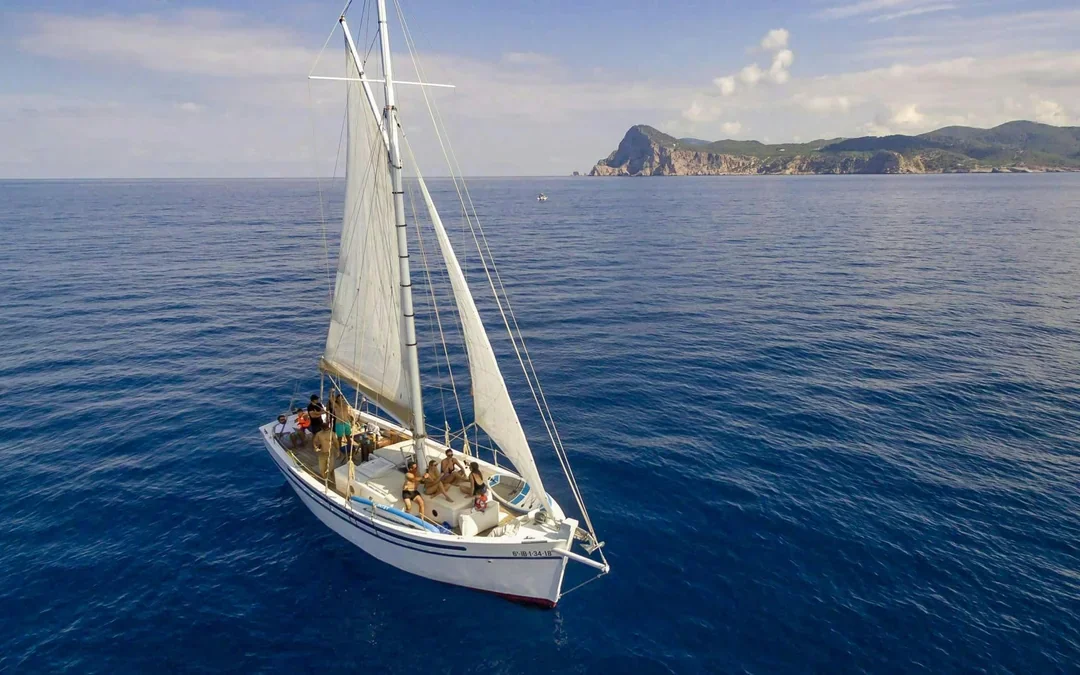 Ibiza Private Sunset Cruise with Open Bar and Tapas Image 5