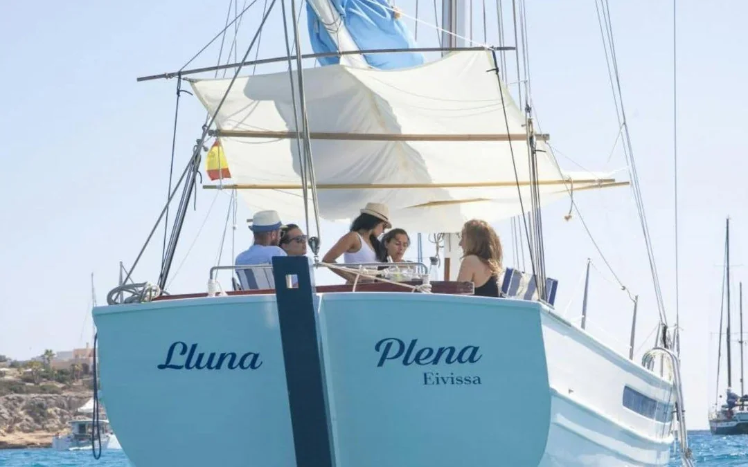 Ibiza Private Sunset Cruise with Open Bar and Tapas Image 8