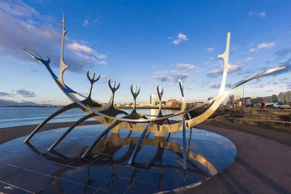In-App Self-Guided Walking Tour to Discover Reykjavik