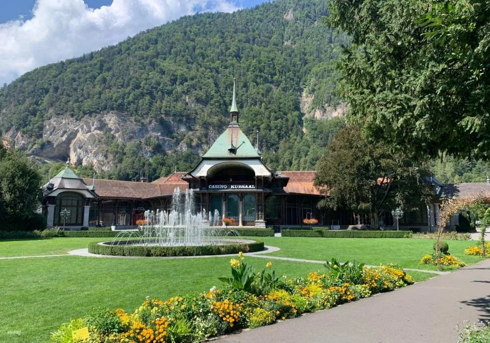 Interlaken interactive scavenger hunt with the smartphone