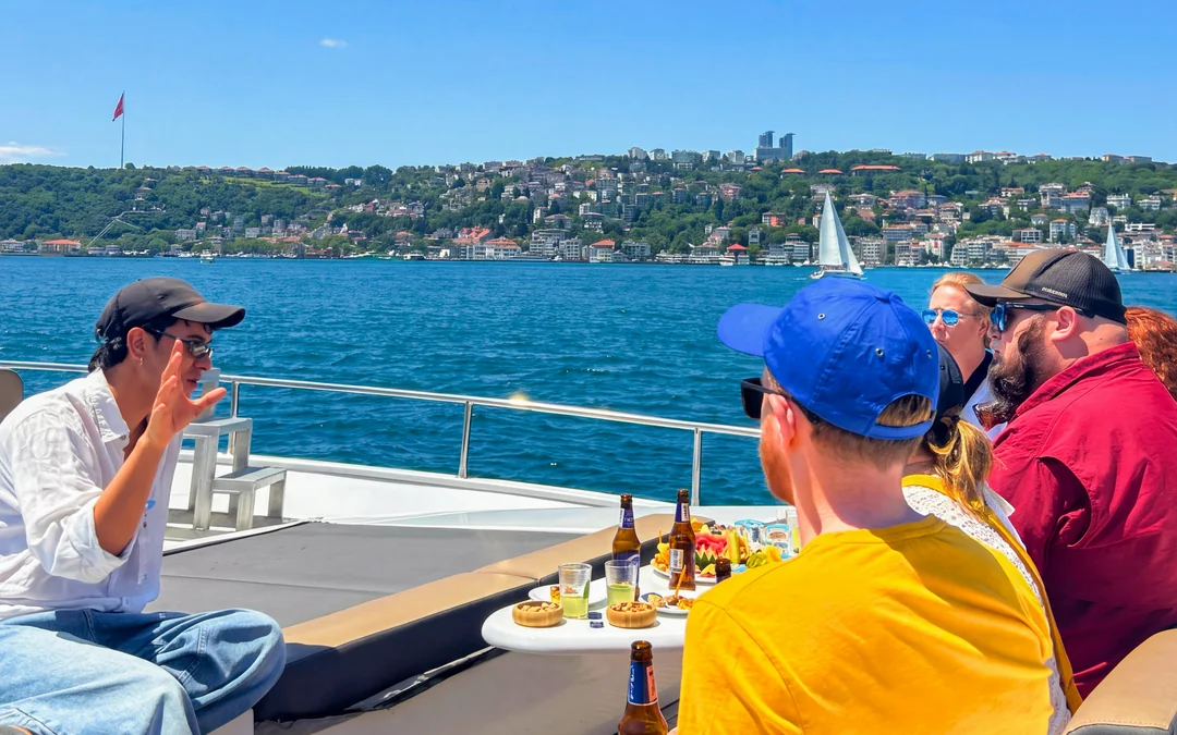 Istanbul: Guided Bosphorus Afternoon Sightseeing Cruise Image 3