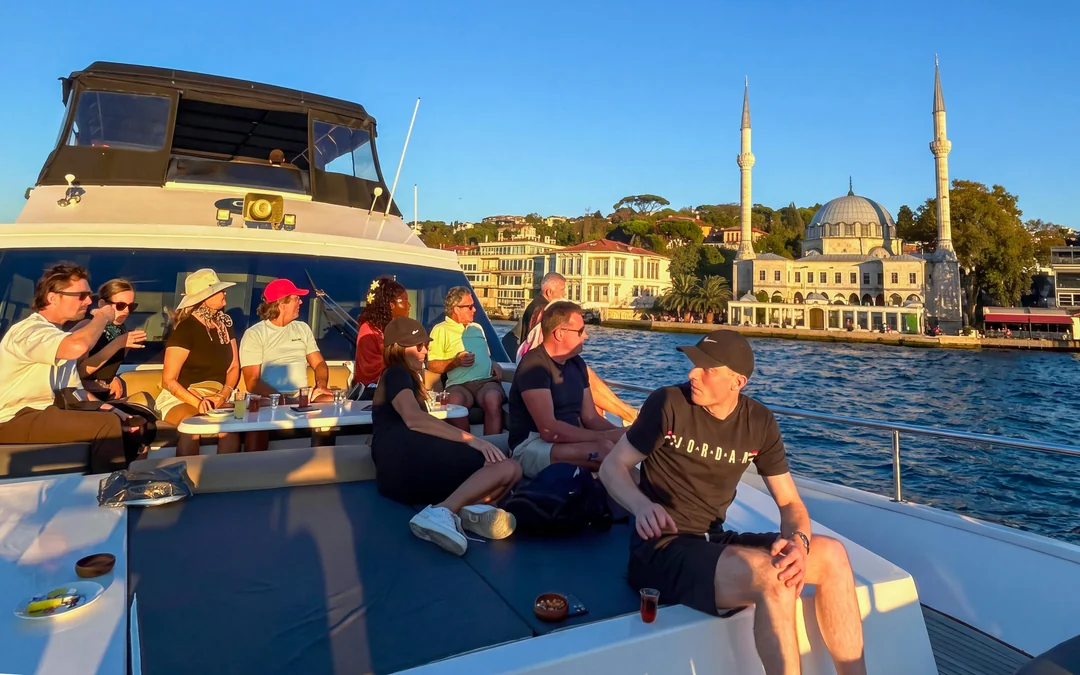 Istanbul: Guided Bosphorus Afternoon Sightseeing Cruise Image 4