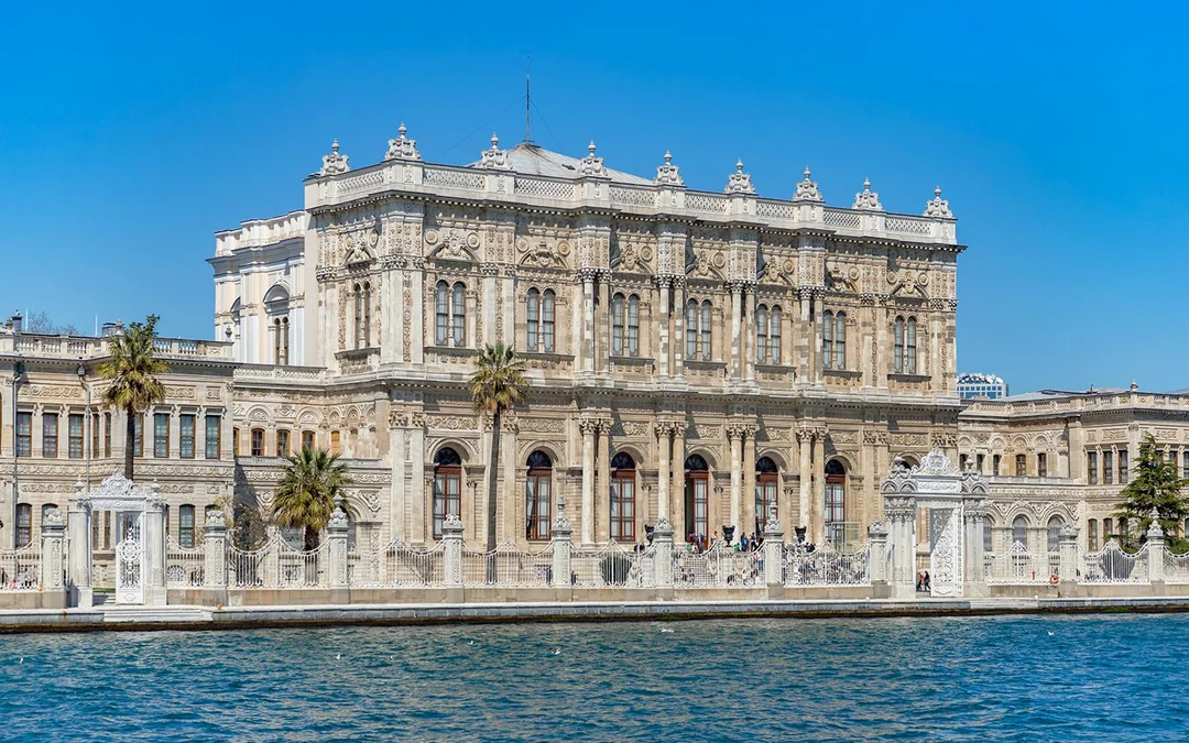 Istanbul: Guided Bosphorus Afternoon Sightseeing Cruise Image 5