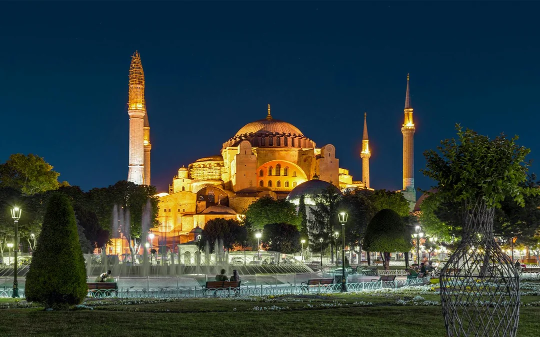 Istanbul Night Sightseeing Bus Tour Image 4