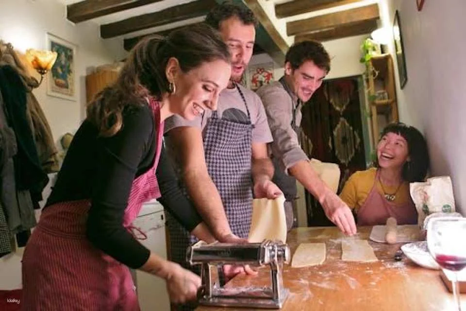 Italian Cooking Class and Dinner at a Chef's House