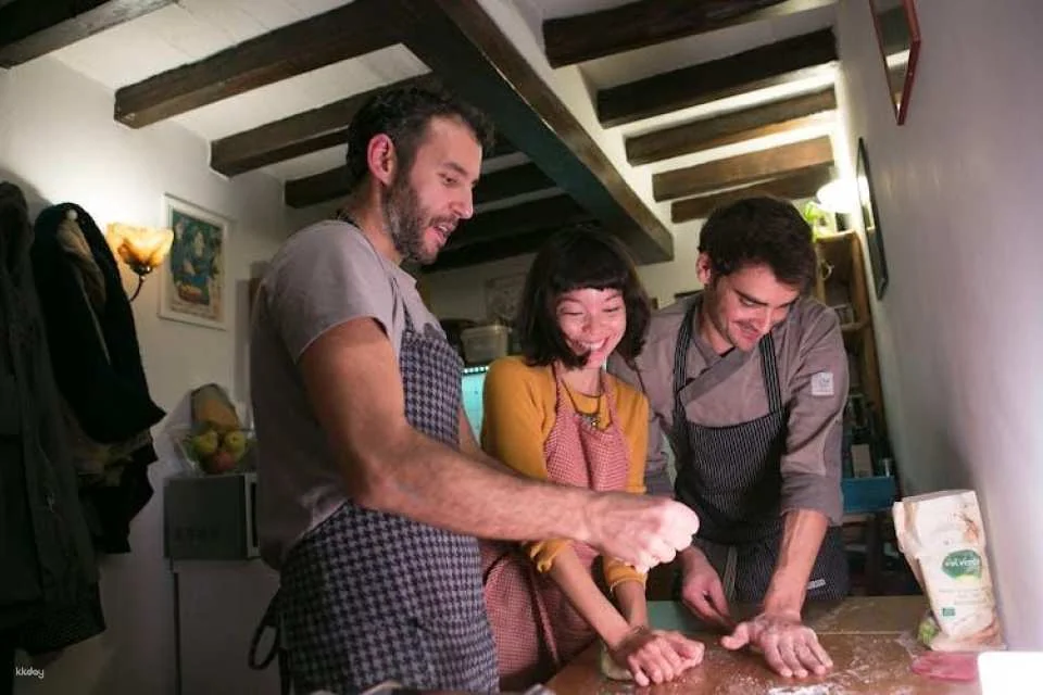 Italian Cooking Class and Dinner at a Chef's House
