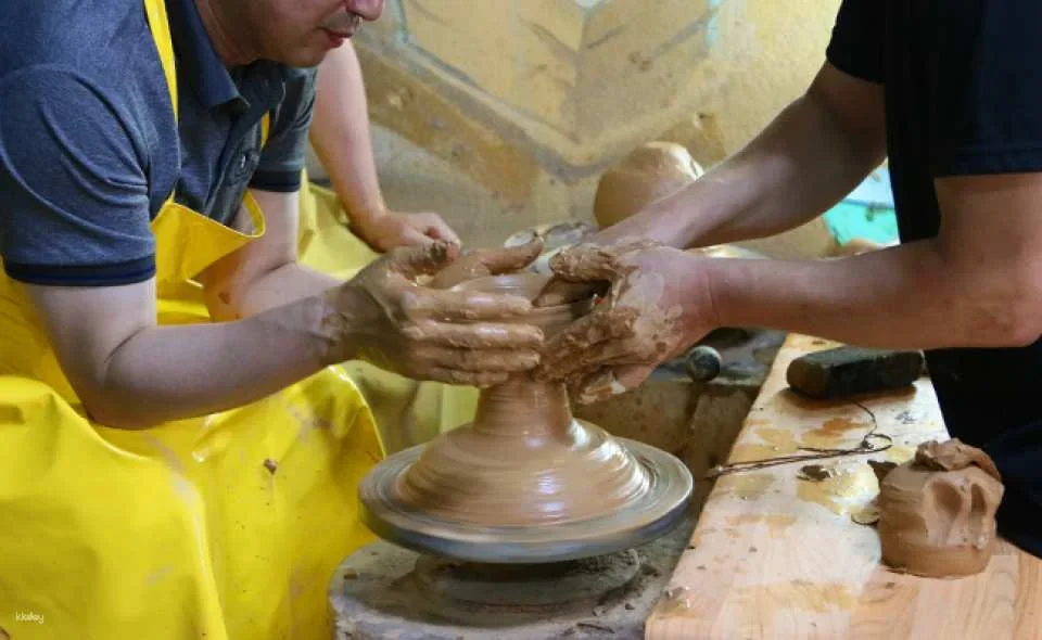 Jeju Seongjido Pottery Experience (advance reservation required)