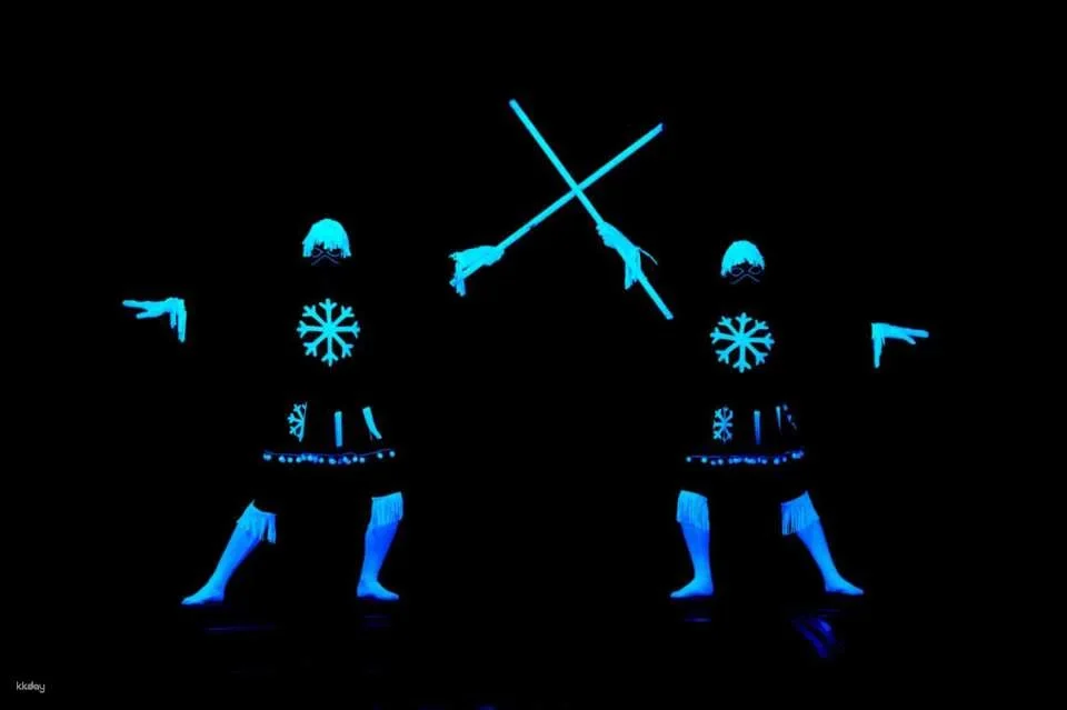 Black Light Theatre: Wow Show | Prague