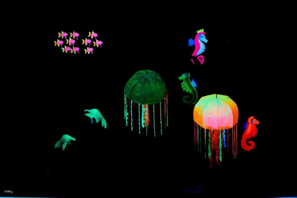 Black Light Theatre: Wow Show | Prague