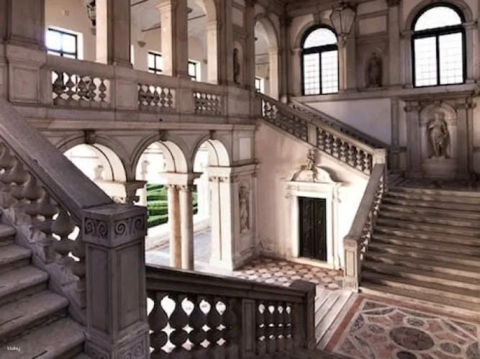 Giorgio Cini, Borges Labyrinth and Vatican chapels tour with audio guide