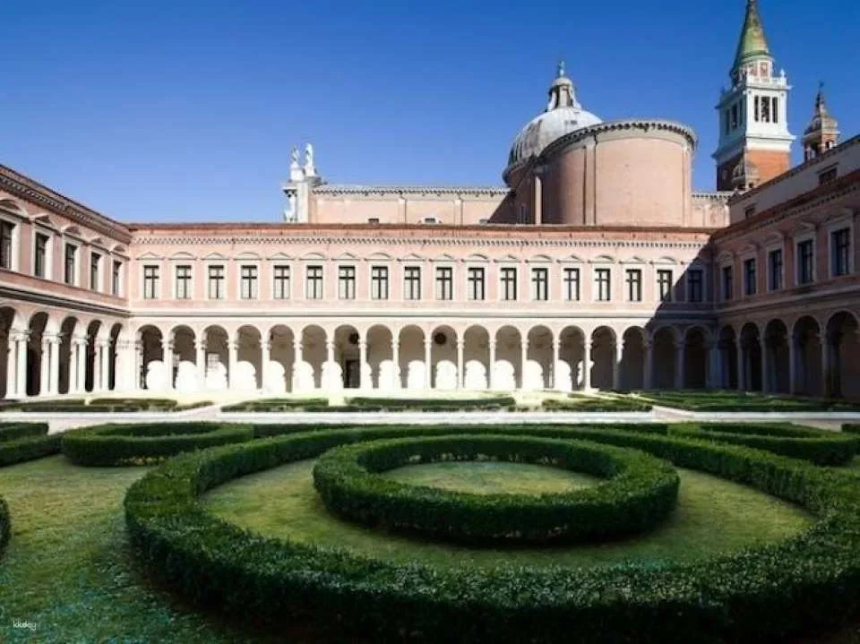 Giorgio Cini, Borges Labyrinth and Vatican chapels tour with audio guide