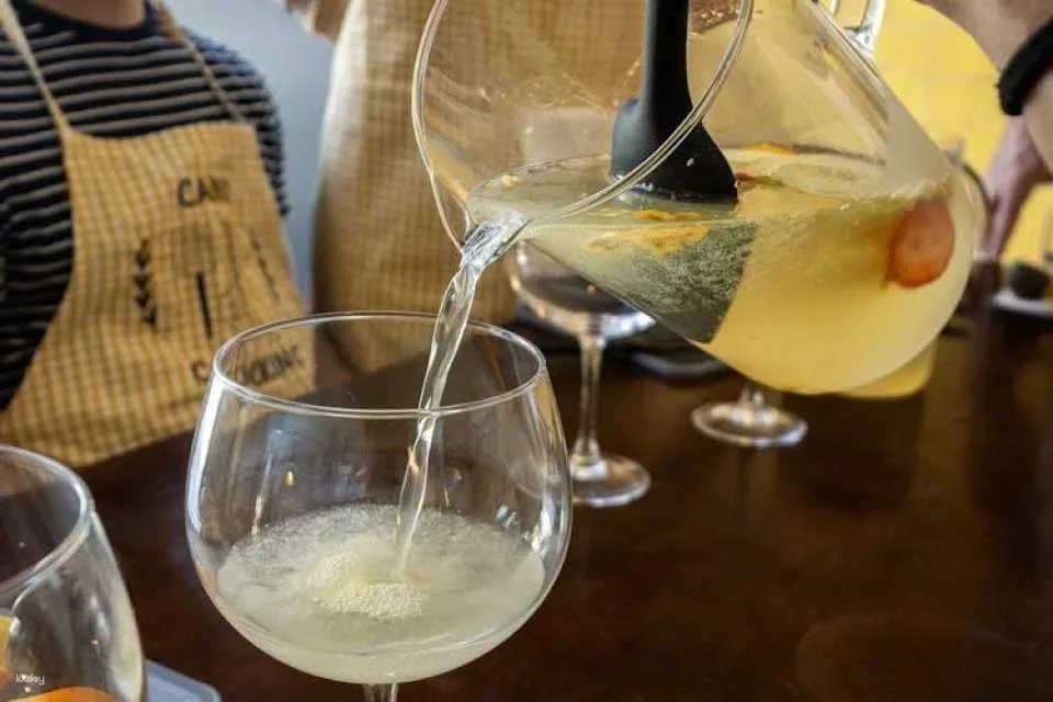 Portuguese Tapas Class and Market Tour With Lunch and Wine
