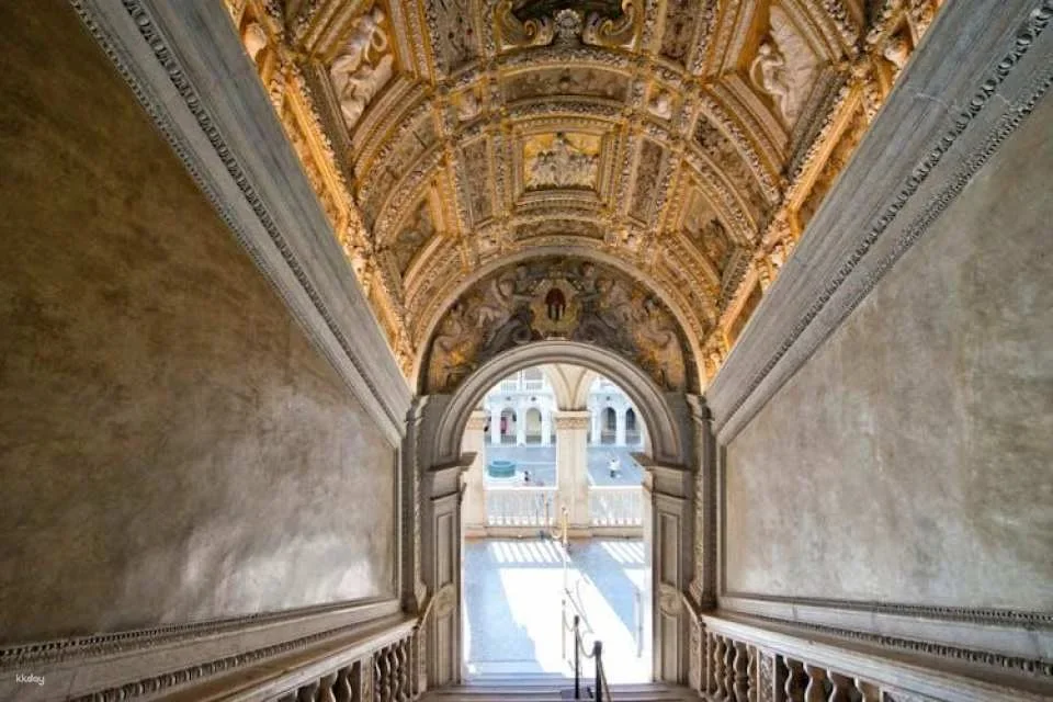 Doge's Palace small group or private tour with a local guide