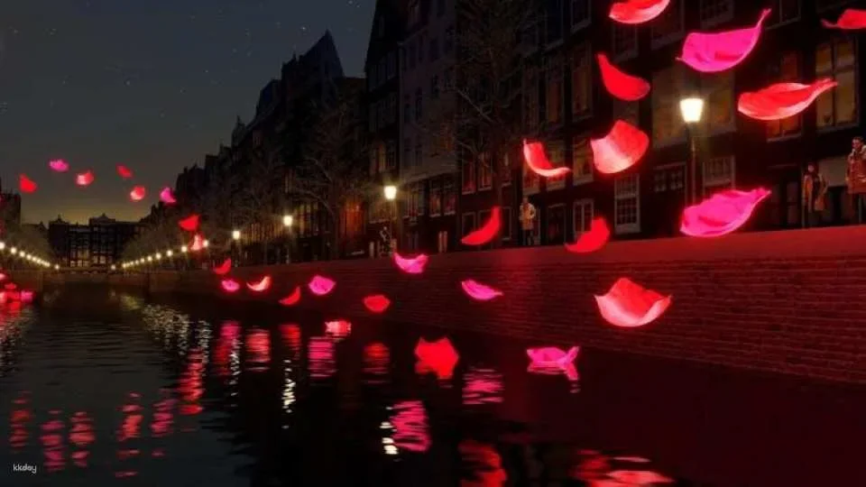 Light Festival Cruise with Open Bar and Mulled Wine in Amsterdam