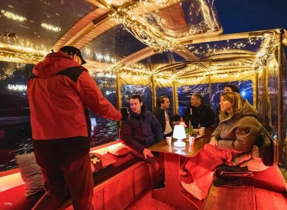 Light Festival Cruise with Open Bar and Mulled Wine in Amsterdam