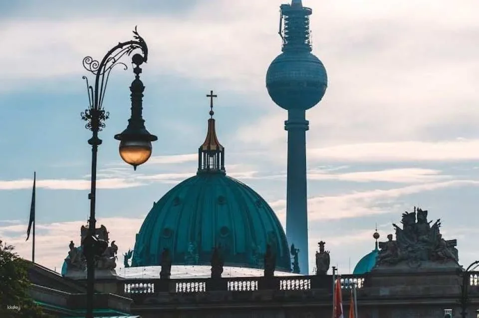 Berlin highlights tour with Neue Nationalgalerie Ticket