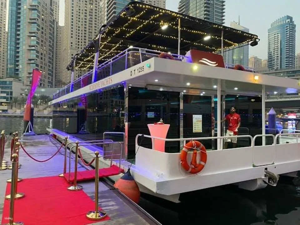 1-hour cruise at Dubai Marina