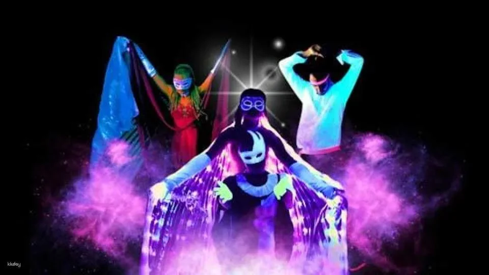 Black light theatre show in Prague "Images of Love"