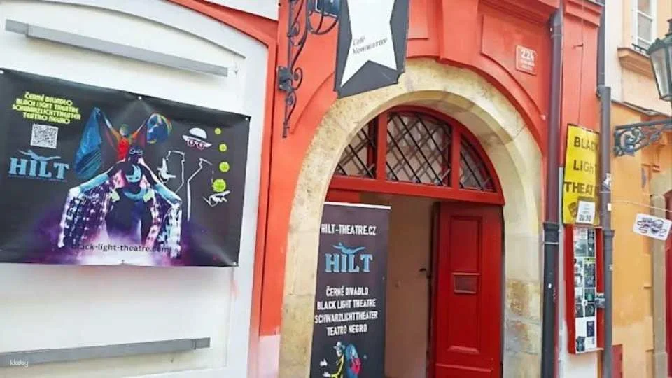 Black light theatre show in Prague "Images of Love"