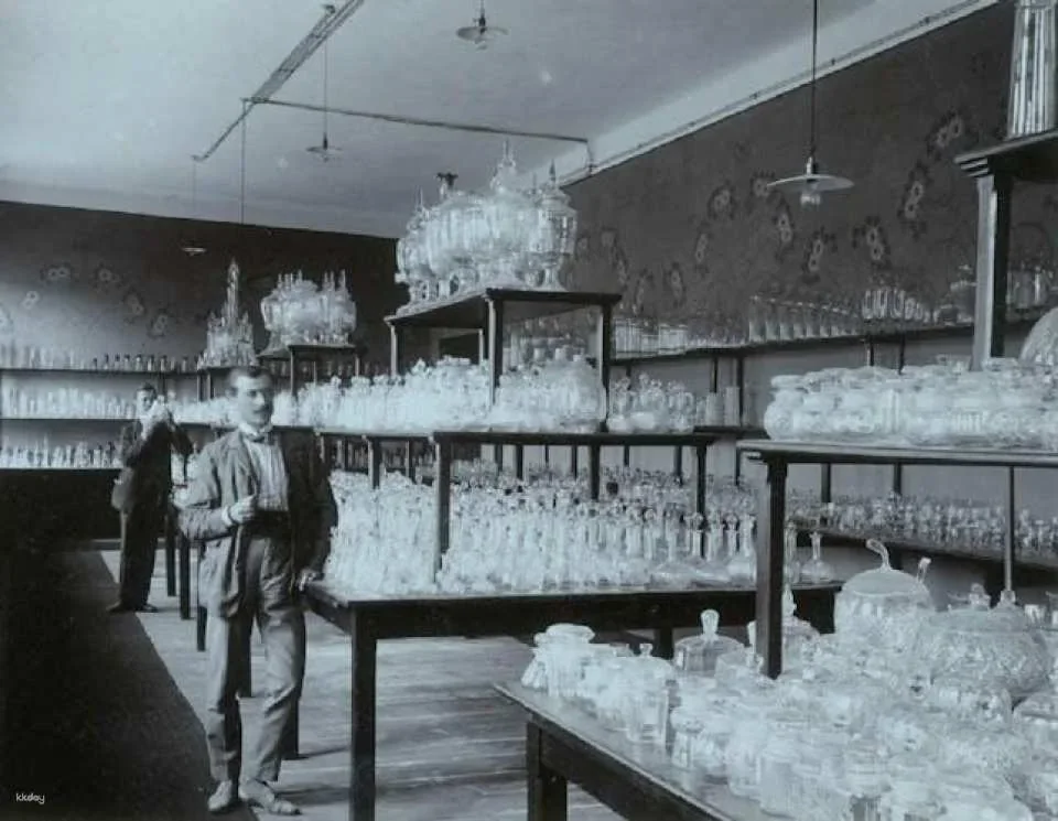 Excursion to Rückl Crystal Glass Factory Nizbor from Prague