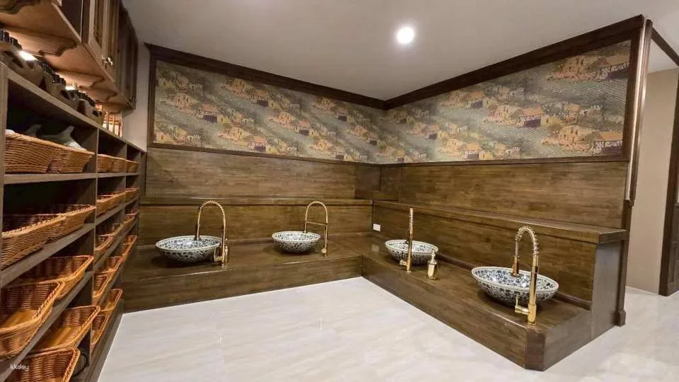 Siam Serene Surawong Massage