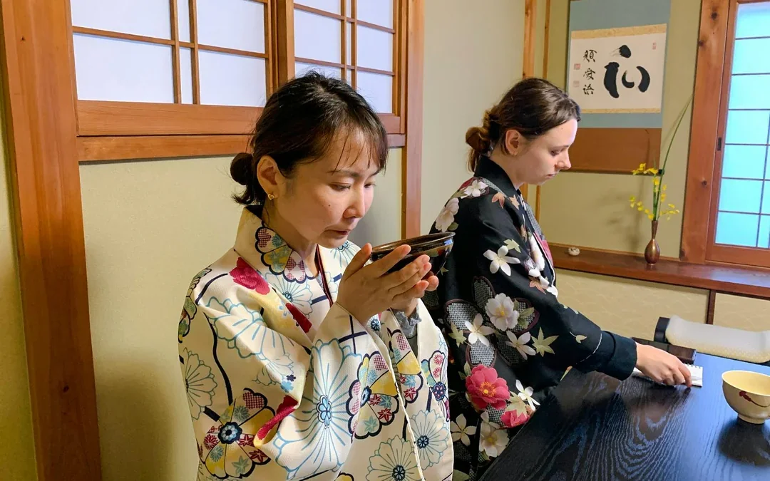 Kyoto Ninenzaka Area: Tea Ceremony Experience in a 150-Year-Old Townhouse Image 4