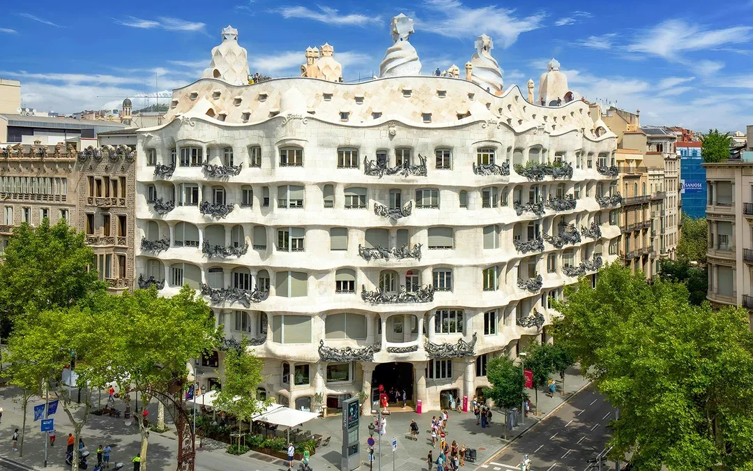 La Pedrera-Casa Milà Skip-the-Line English Guided Tour Image 2
