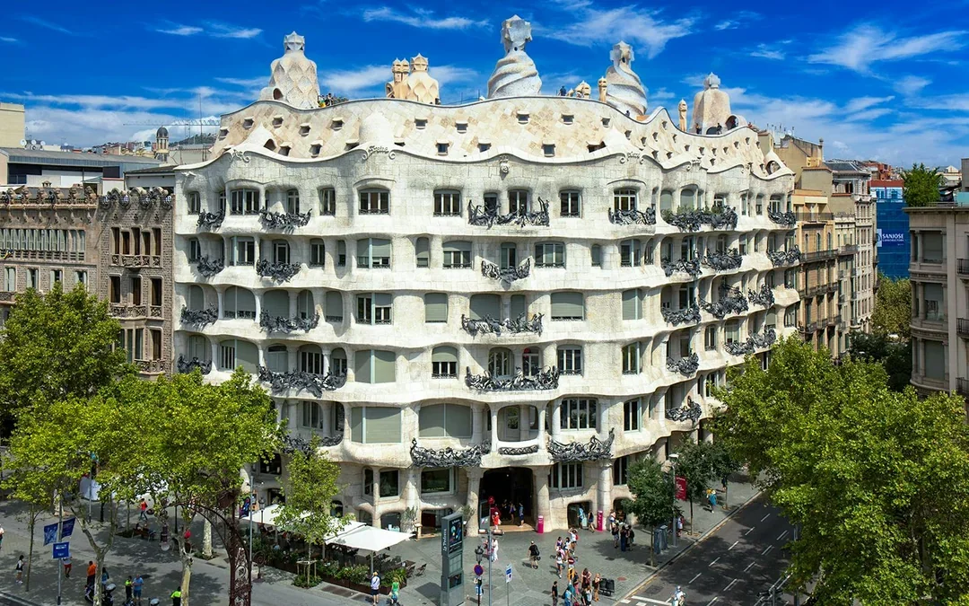 La Pedrera-Casa Milà Skip-the-Line Tickets with Audio Guide Image 1