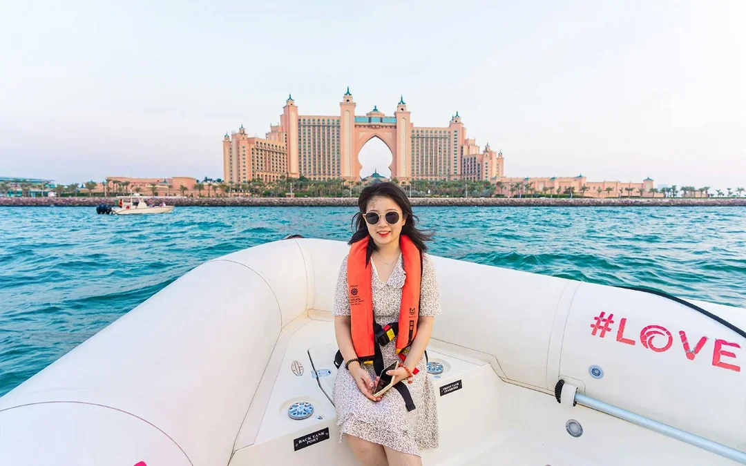 Love Boats Palm Jumeirah 60/75/90 Minutes Tour Image 4