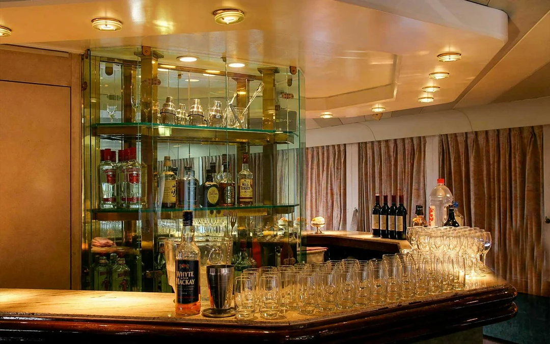 Luxury Dinner Cruise in Tokyo Image 4