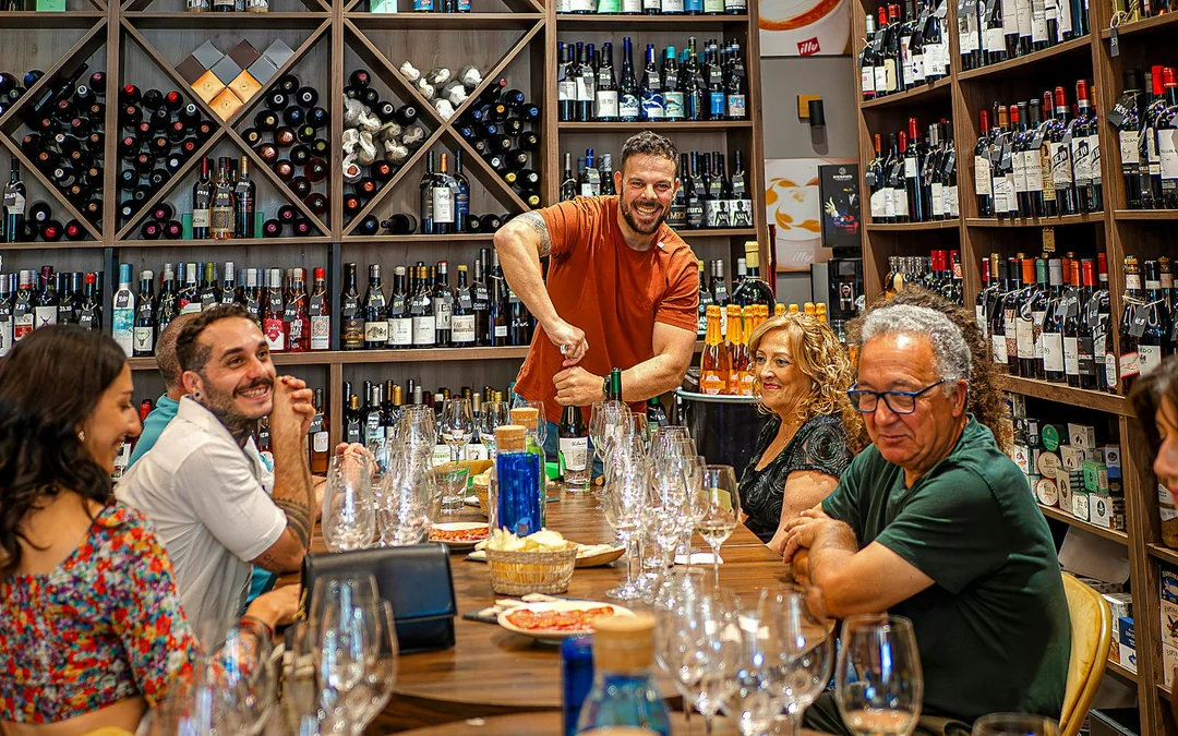 Málaga Andalusian Wine Tasting with 5 Wines and Local Bites Image 4