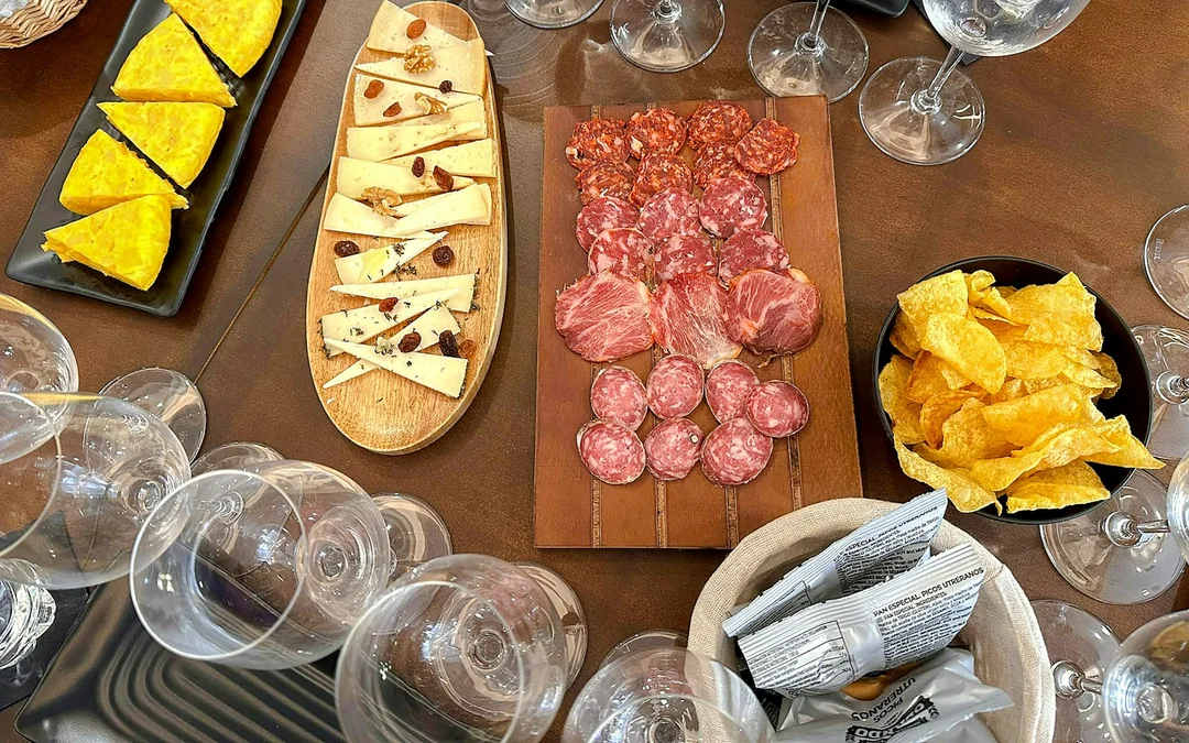 Málaga Andalusian Wine Tasting with 5 Wines and Local Bites Image 5
