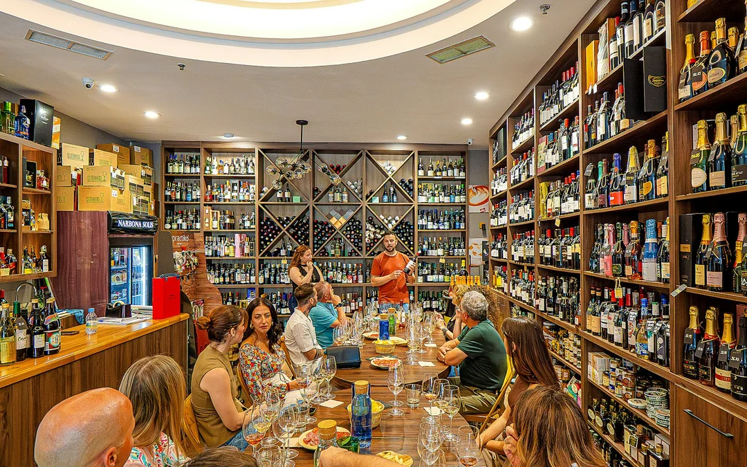 Málaga Wine Tasting with 5 Spanish Wines and Tapas Pairings Image 2