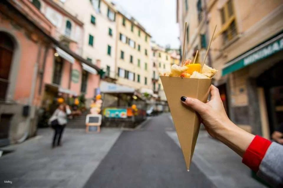 Market tour and dining experience at a Cesarina's home in Perugia