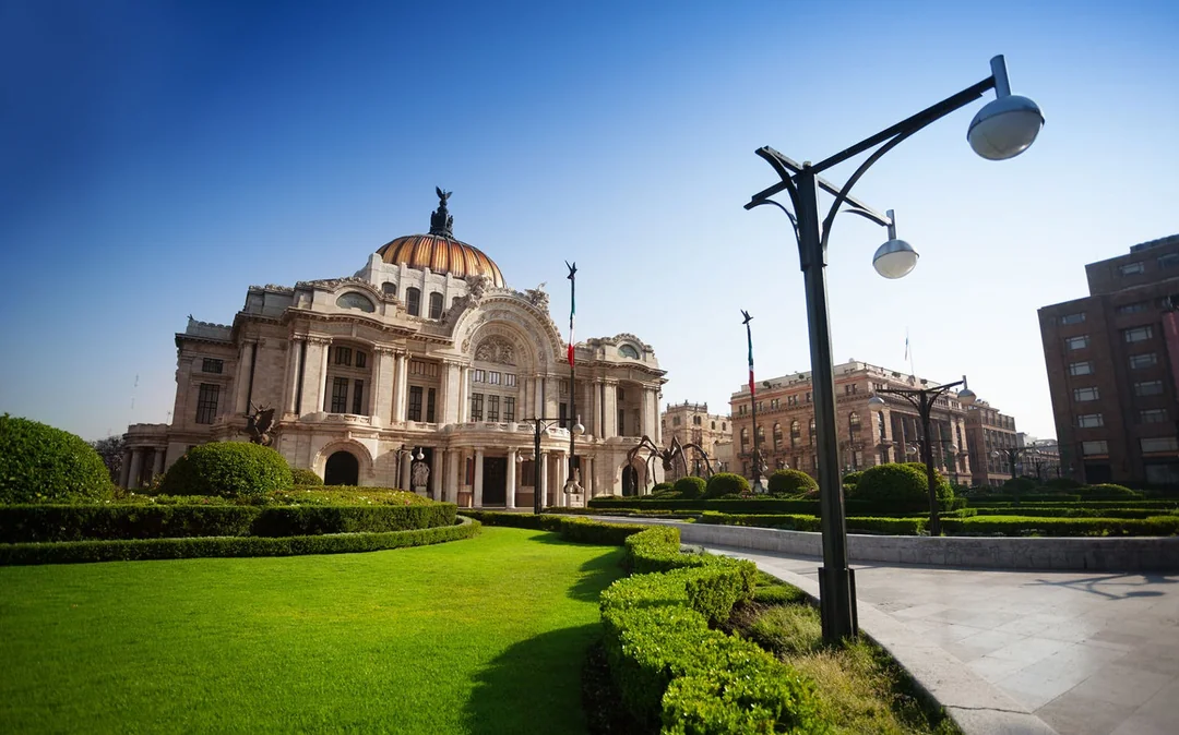 Mexico City Centre Guided Tour with National Museum of Anthropology Entry Image 4