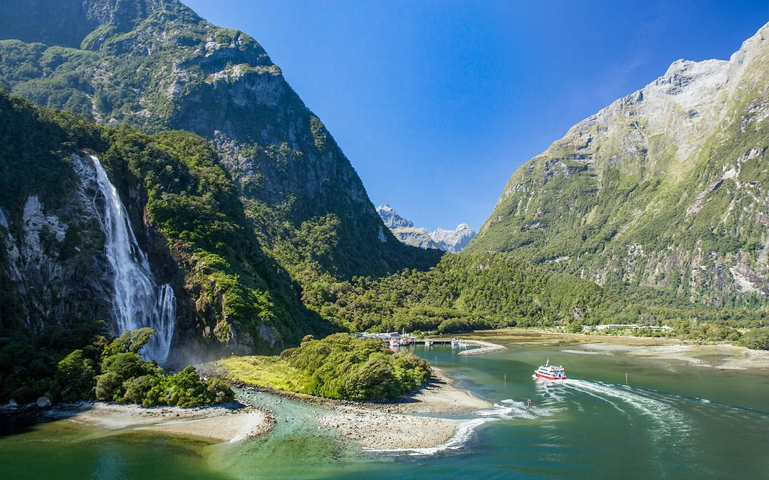Milford Sound Cruise with Optional Lunch Image 12