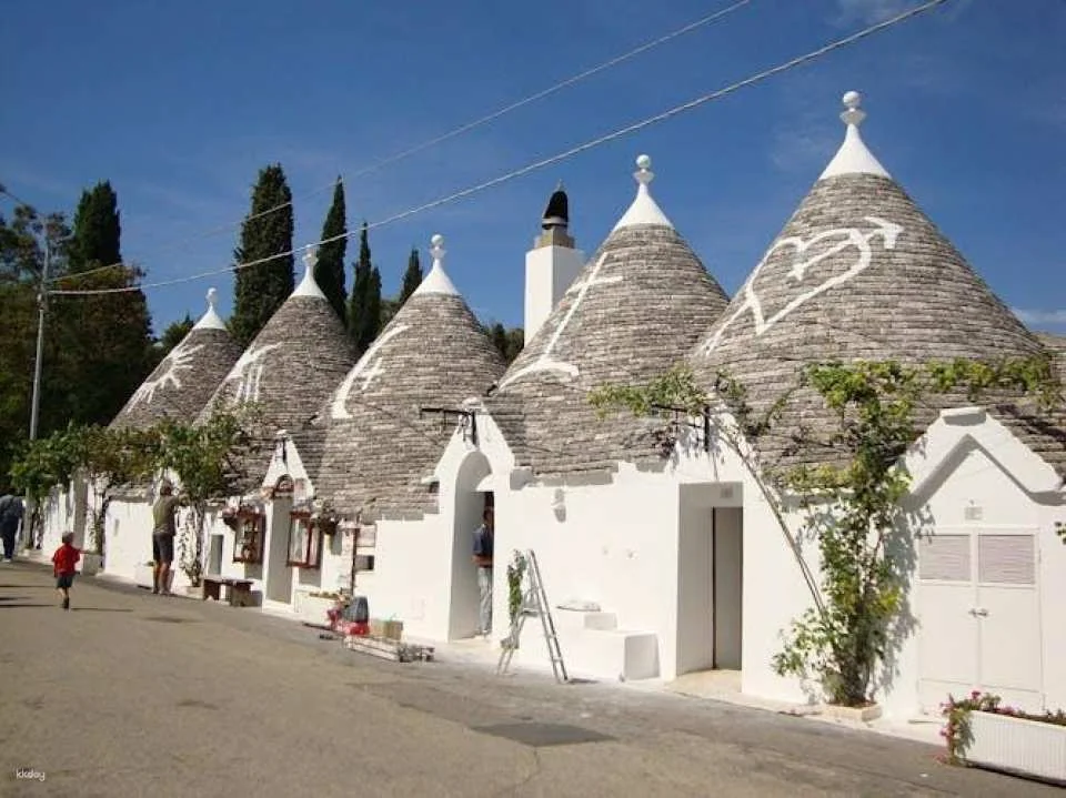 Monopoli and Alberobello guided tour from Bari