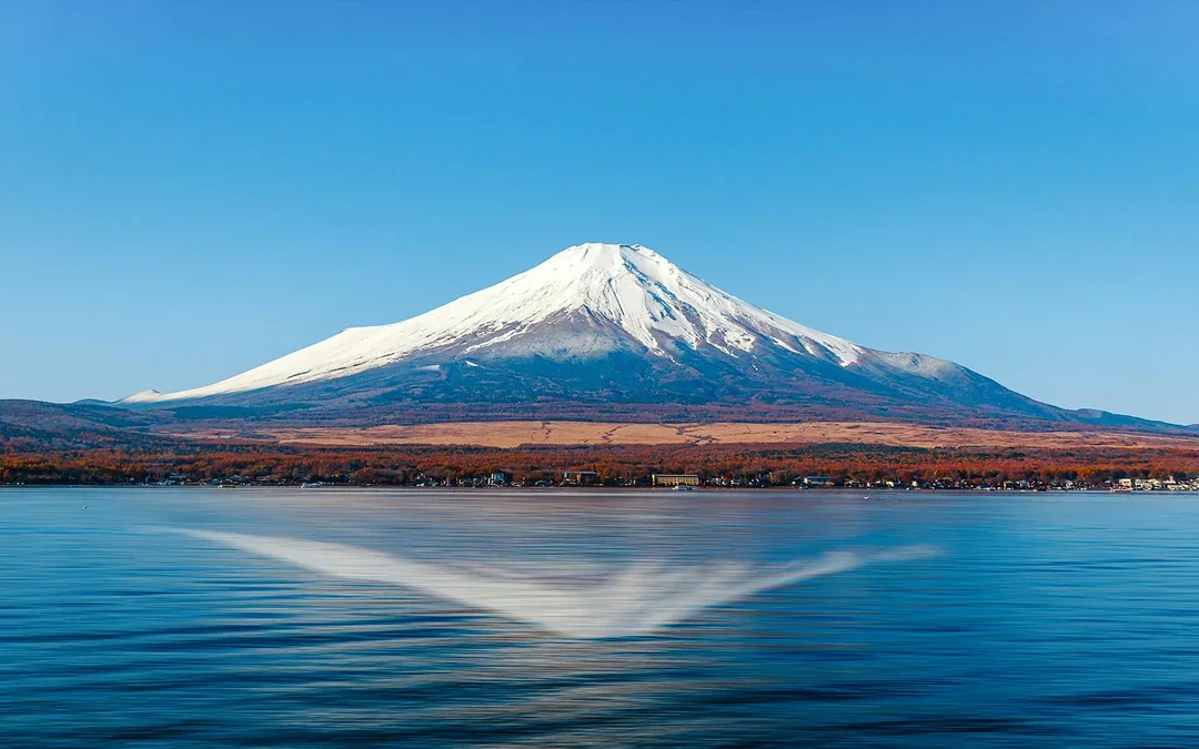 Mount Fuji Guided Day Tour with Lake Kawaguchi & Lake Yamanaka Image 4