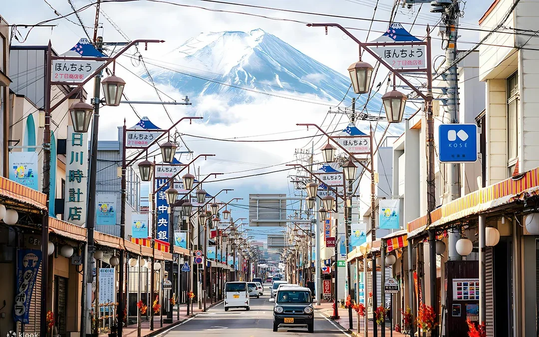 Mount Fuji Highlights Tour: Chureito Pagoda, Lake Kawaguchi, Oshino Hakkai, & More Image 9