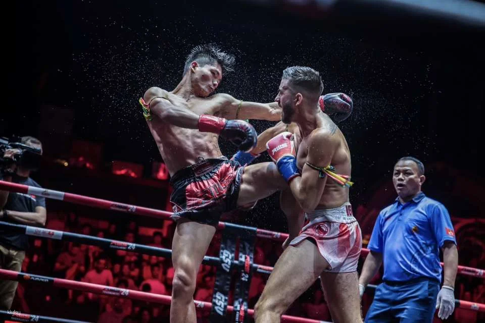 Muay Thai Boxing at Rajadamnern Stadium in Bangkok | Thailand