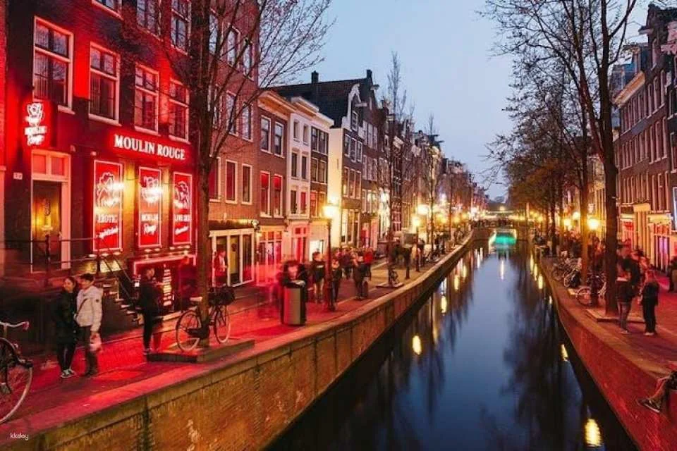 Mystery of the red-light district interactive walking audio tour