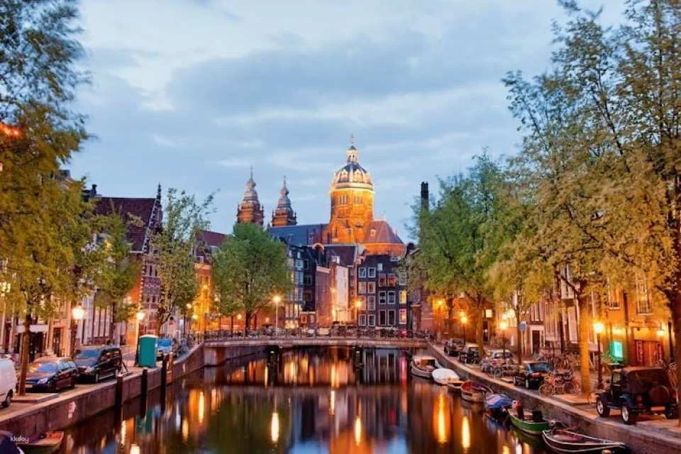 Mystery of the red-light district interactive walking audio tour