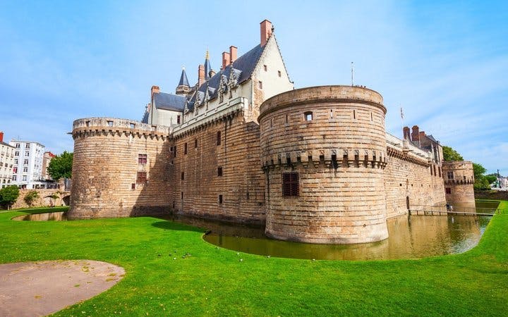 Nantes Self-Guided Walking Tour on Mobile App Image 4