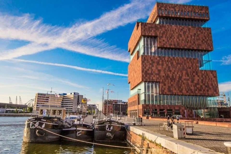 Navigate Antwerp's most Insta-perfect spots with a local